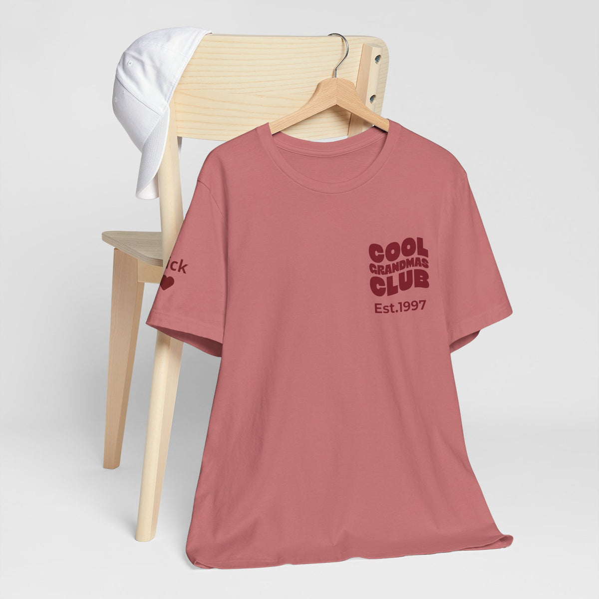 Camiseta Club de Abuelas Geniales y Nombres de Nietos en la Manga