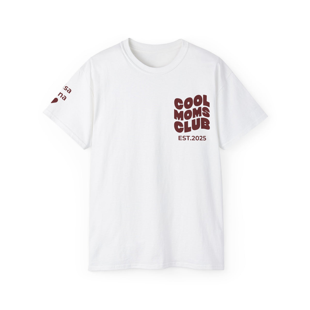 T-Shirt Cool moms club and first names on sleeve