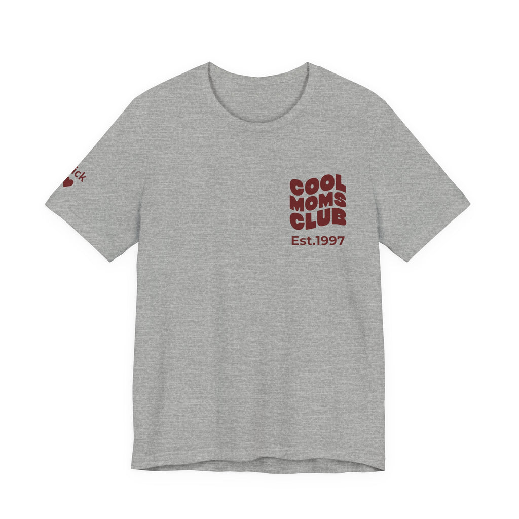 T-Shirt Cool moms club and first names on sleeve