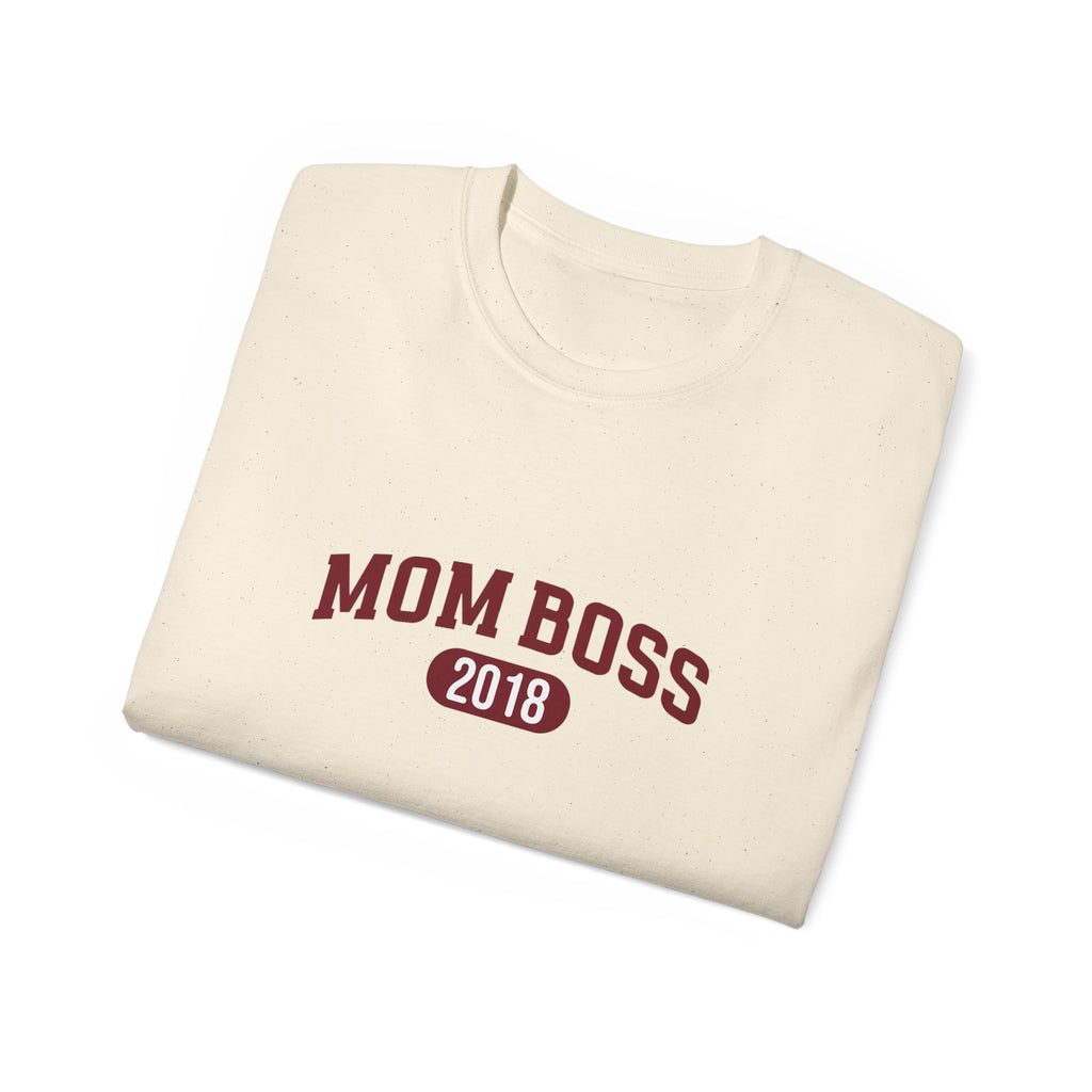 T-Shirt Mom Boss and first names on sleeve