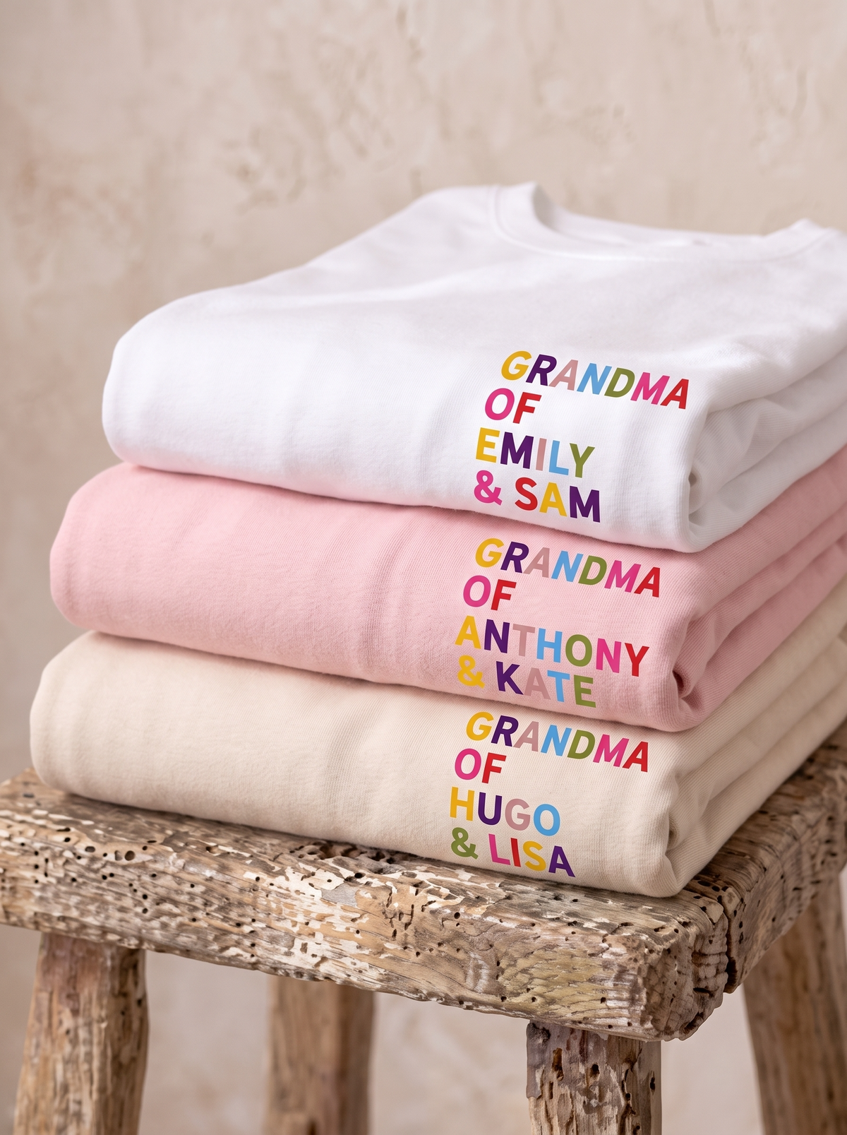 Camisa de la abuela con los nombres de los nietos multicolores
